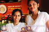 Mangaluru : Against all odds! Beedi worker�s daughter complete M.com with Gold medal